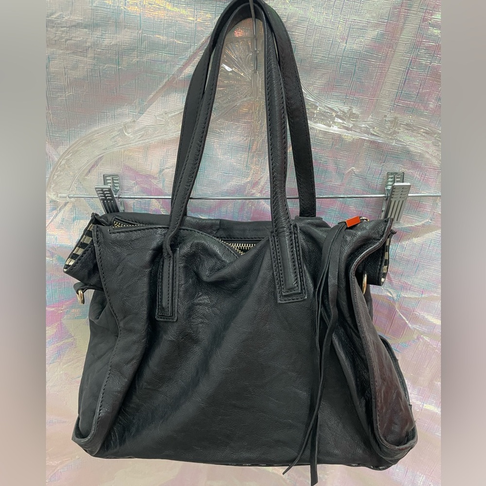 Innue Black Leather Handbag